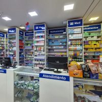 interior-loja-balcão-atendimento-drogaria-planna2